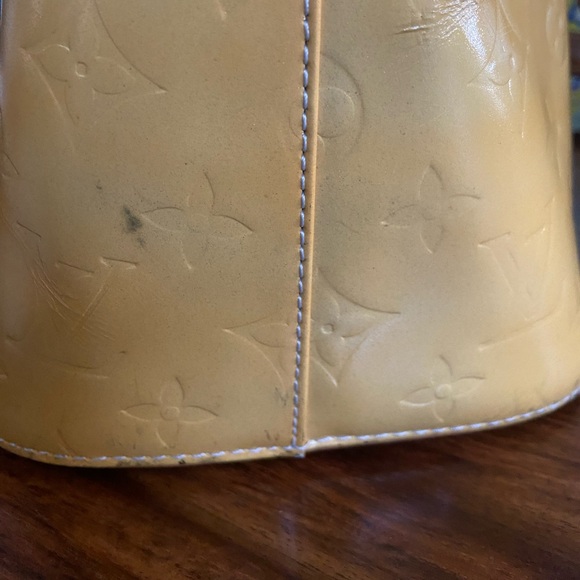 LV YELLOW VERNIS ZIP BAG - Picture 3 of 11